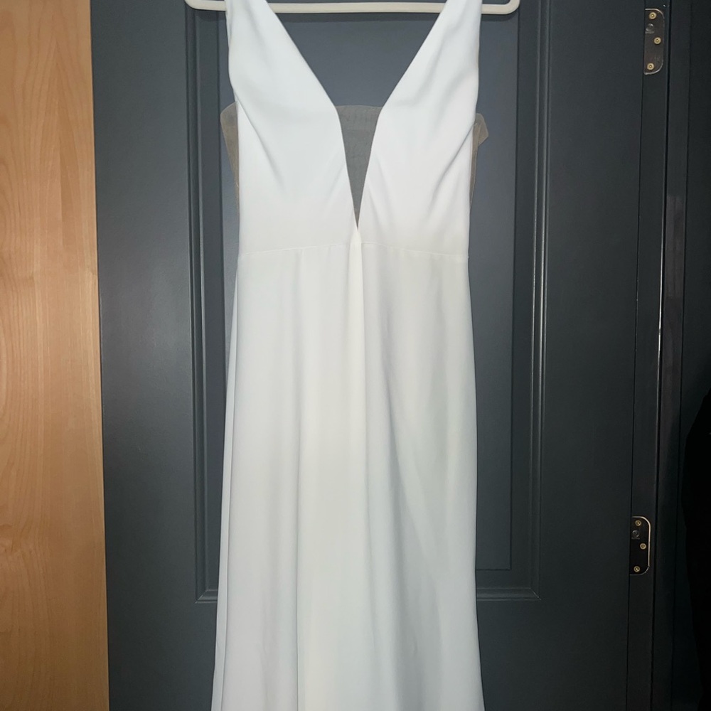 Elegant White V-Neck Wedding Dress